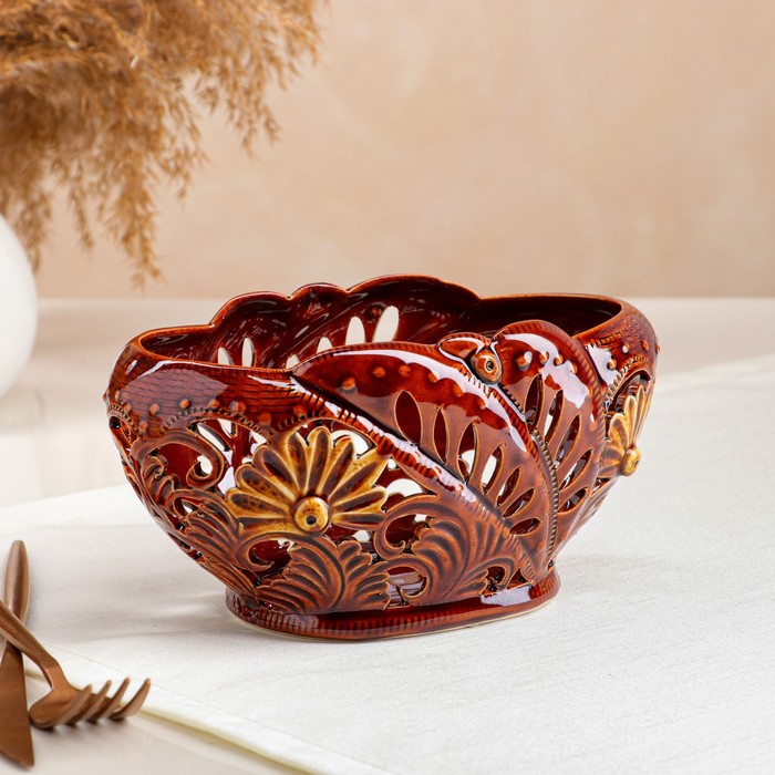 

Конфетница "Ракушка", коричневая, сквозная резка, керамика, 10 см