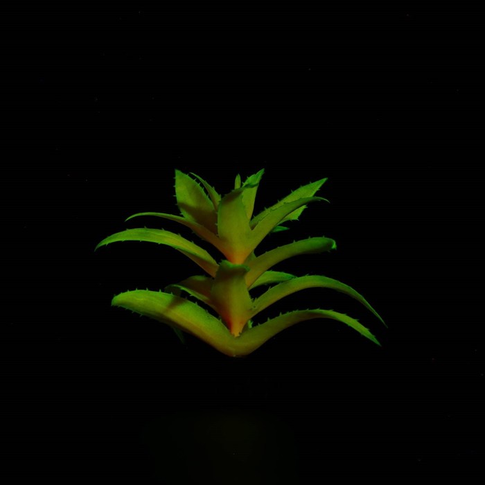 Растение искусственное аквариумное, светящееся, 10 см, красное