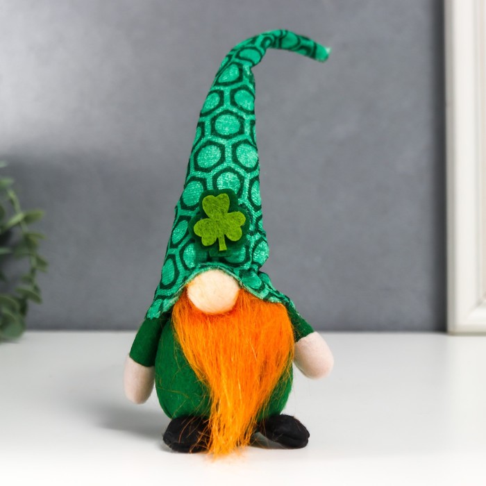 Кукла интерьерная Лепрекон в колпаке с клевером зелёный 29х9 см