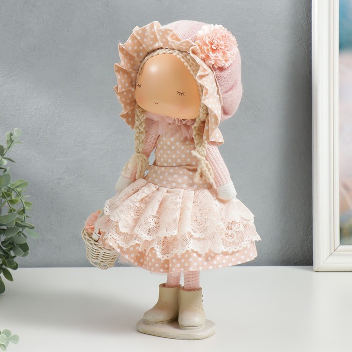 Кукла интерьерная "Малышка в чепчике и платье в горох, с корзиной цветов" 36х14х16 см