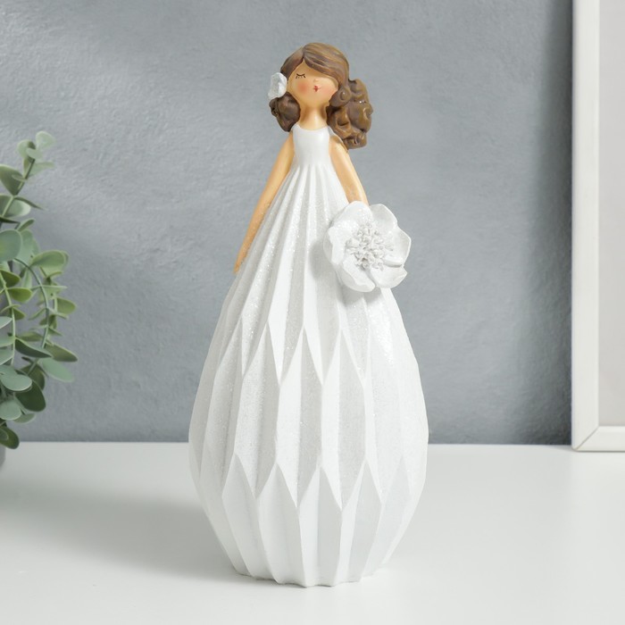 Сувенир полистоун Малышка с цветком в волосах, в белом платье, с цветком 24,3х11,5х11 см
