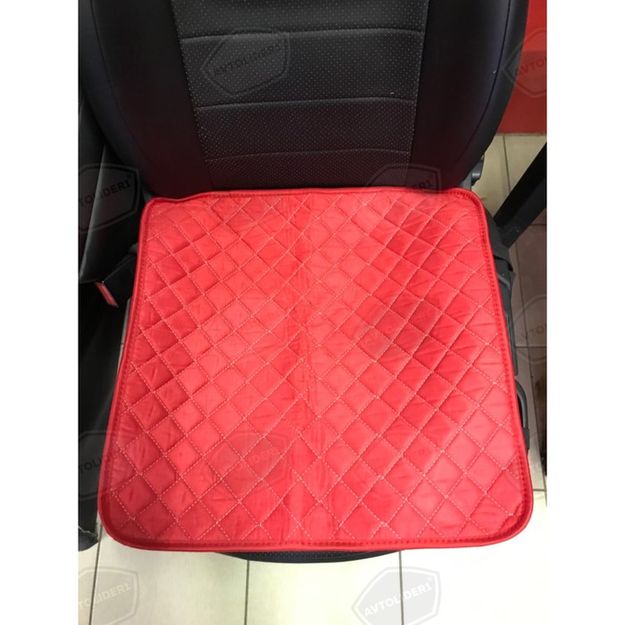 фото Накидка на переднее сиденье, алькантара, квадрат, красная с бежевой нитью автолидер №1