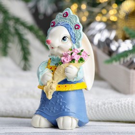 

Фигура "Зайчиха в костюме" белая, 6х6х13