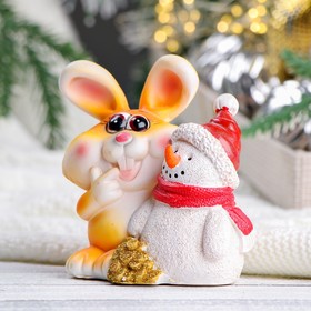 

Копилка "Заяц с красным снеговиком" рыжий, 10х8х14см