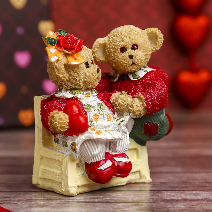 Сувенир "Мишки в кофточках на скамейке", МИКС