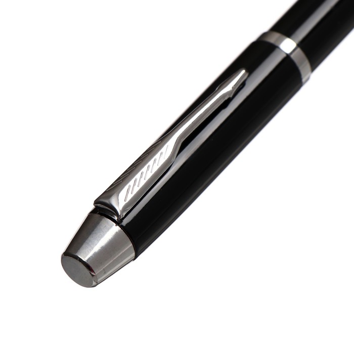 Ручка подарочная шариковая в кожзам футляре поворотная Атлантик корпус черный с серебром