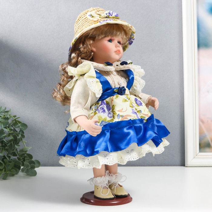 Кукла коллекционная керамика "Алиса в синем платье с цветами, в соломенной шляпке" 30 см