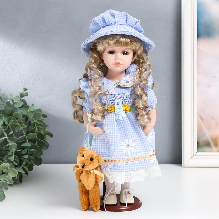 Кукла коллекционная керамика Маша в голубом платье в клетку с ромашками, в шляпке 30 см кукла коллекционная керамика маша в голубом платье в клетку с ромашками в шляпке 30 см