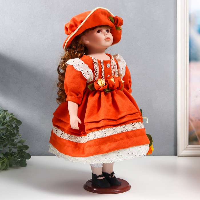 Кукла коллекционная керамика "Вера в ярко-оранжевом платье и шляпе с розами" 40 см