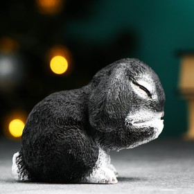 

Фигура "Зайка ест" черный, 8х11х8см