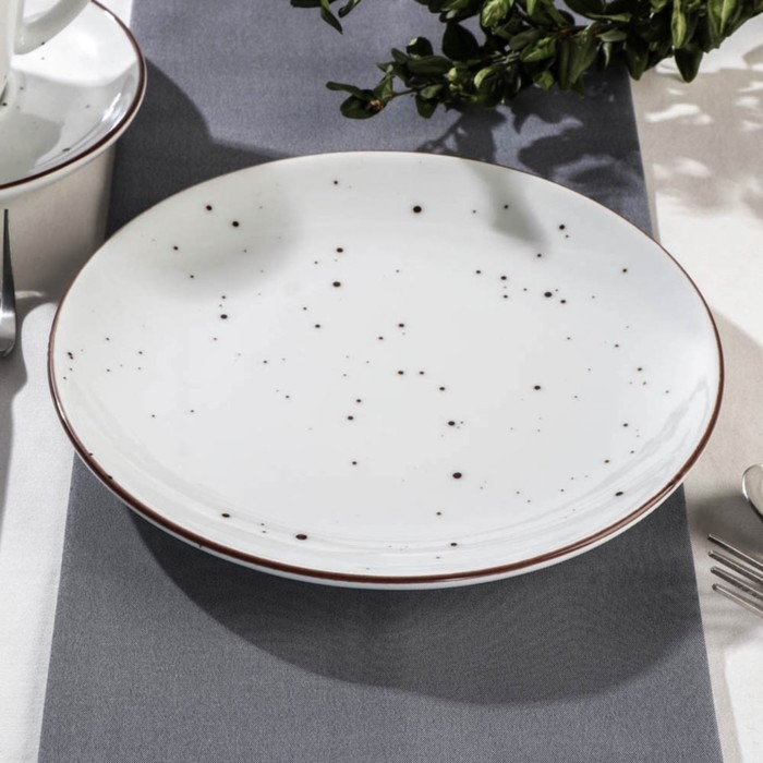 

Тарелка фарфоровая плоская DOTS white, d=20 см, цвет белый