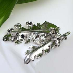 

Брошь "Листья" с мотыльком, цвет бело-зелёный в серебре