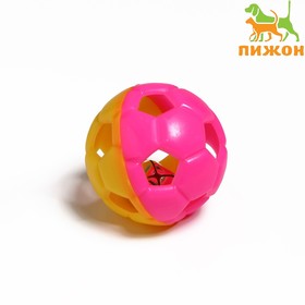 Игрушка резиновая 'Футбольный мяч' с бубенчиком, 6 см, жёлтая/розовая Ош