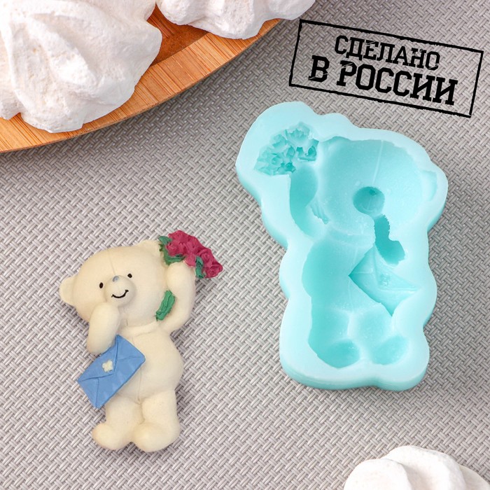 

Силиконовый молд «Мишка с букетом», 6,1×4,6×1,4 см, цвет бирюзовый