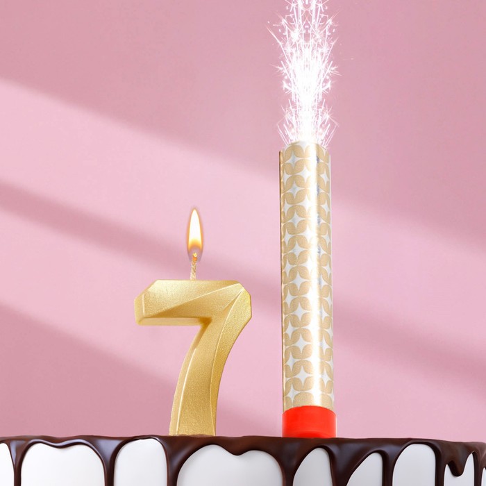 Свеча для торта цифра "Грань + фонтан" золотая "7"