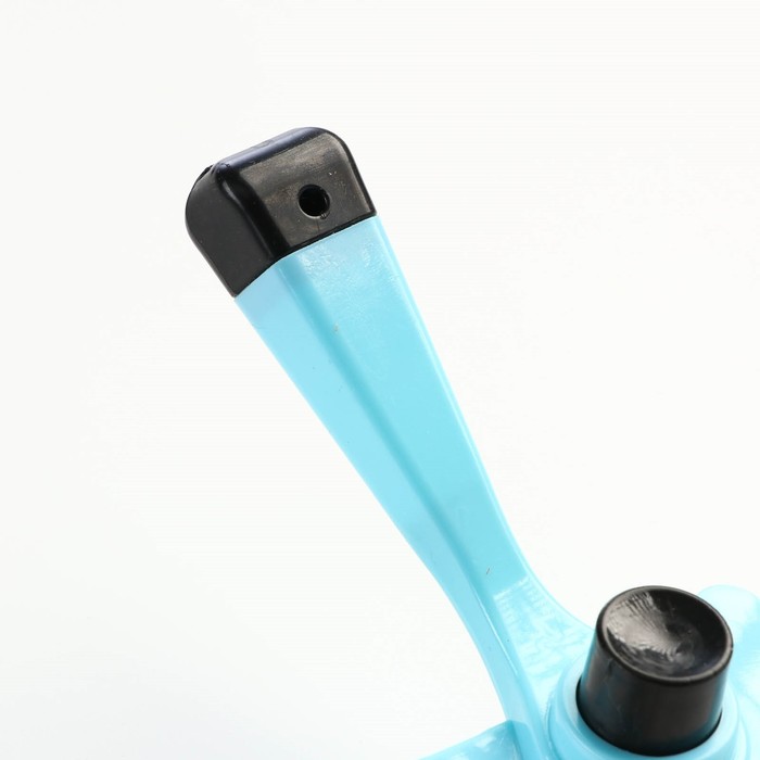 Пуходерка пластиковая "Косточка" с самоочисткой, 8,5 х 12,5 см, голубая