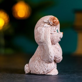 

Фигура "Зайка с цветочком" бежевый, 7х6х6см