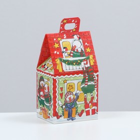 

Подарочная коробка "Домик снеговиков", 9,1 х 7 х 15,7 см, 1 шт