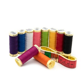 

Набор швейных нитей 100м с сантиметровой лентой, 10 катушек Gutermann