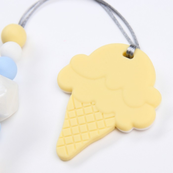 Прорезыватель - игрушка  силиконовый на держателе «Мороженка»