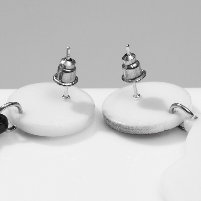 Серьги акрил «Инь-ян» рыбки, цвет чёрно-белый в серебре кольцо керамика инь ян цвет чёрно белый в серебре 18 размер