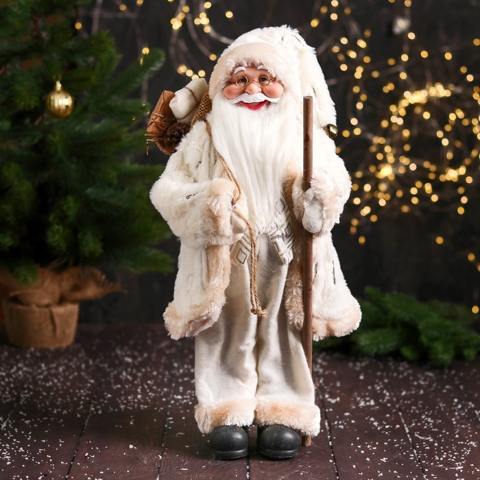 дед мороз в пушистой шубе колпачке с подарком 47 см бело золотой Дед Мороз В пушистой шубе, посохом и мешком 47 см, белый