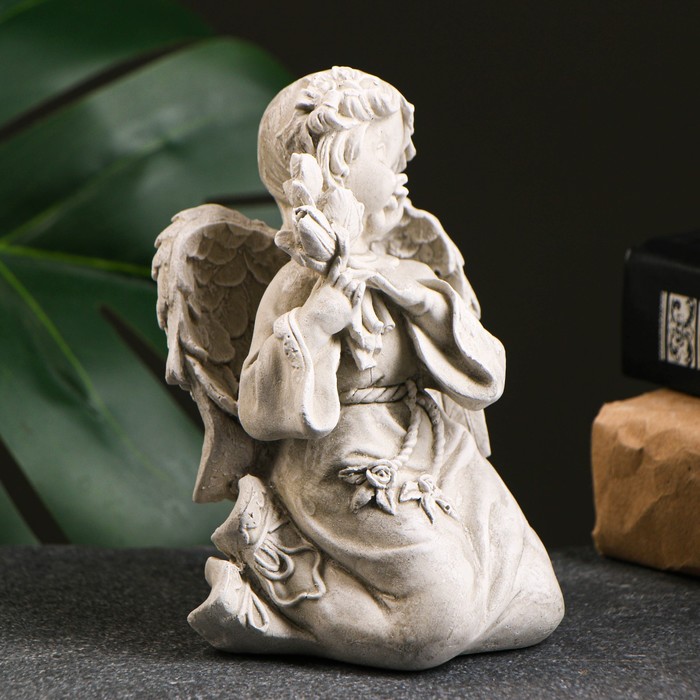 

Фигура "Ангелина с розами на коленях" состаренный, 14х10х8см