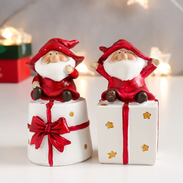 Сувенир полистоун Дедушка Мороз в колпаке гнома на подаркеМИКС 9х5х4 см сноу бум сувенир мягкий полиэстер в виде гнома 24x10см 2 дизайна