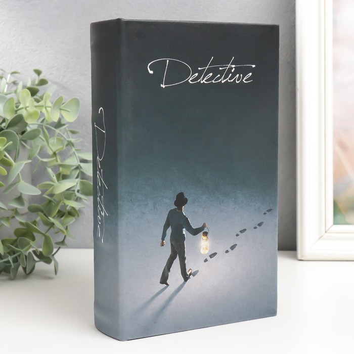 

Сейф-книга дерево кожзам "Детектив. Человек с фонарём" 21х13х5 см