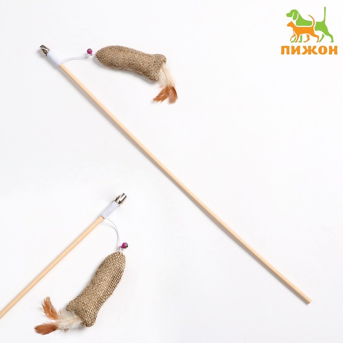 Дразнилка - удочка из эко-материалов Рыбка с кошачьей мятой и перьями на деревянной палочкой 91570 удочка дразнилка из натуральных материалов с игрушкой