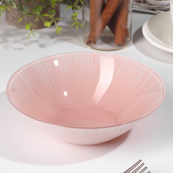 Салатник стеклянный «Фокус», 500 мл, d=16,2 см, цвет розовый