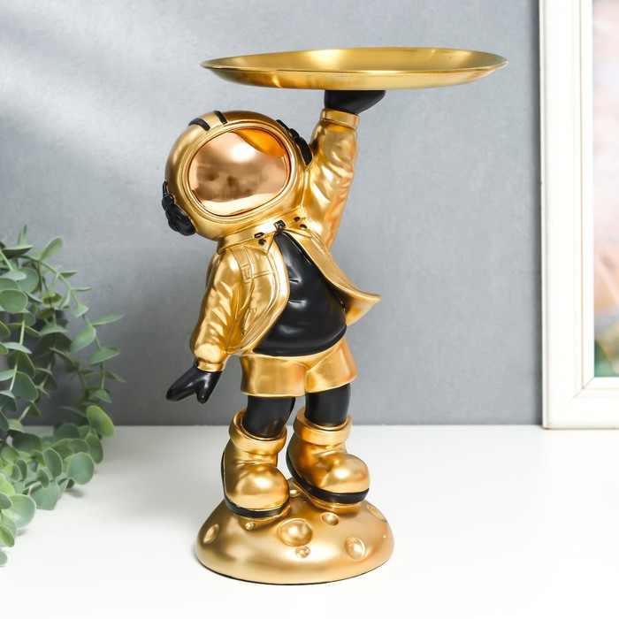 Сувенир полистоун подставка "Космонавт в золотом" 28х20х17 см