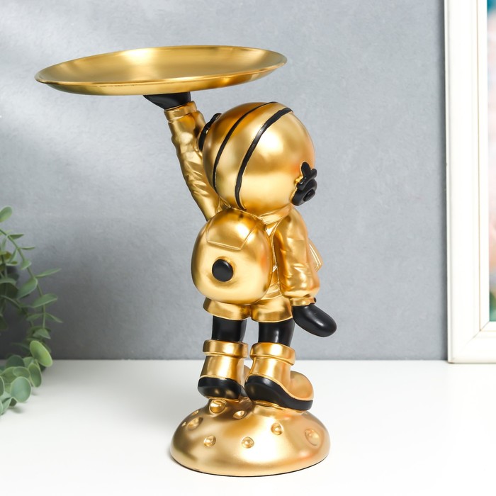Сувенир полистоун подставка "Космонавт в золотом" 28х20х17 см 9036259