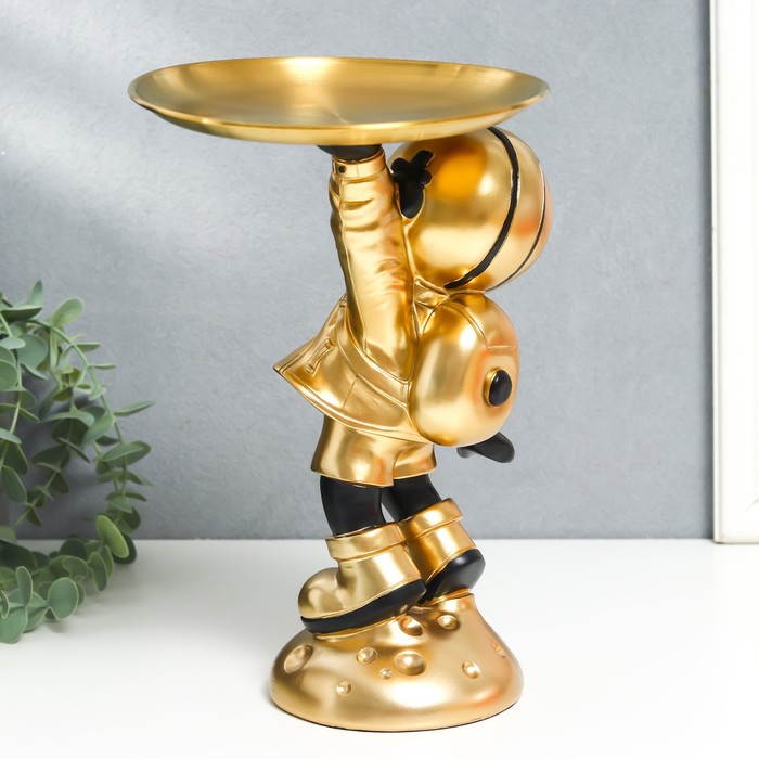 Сувенир полистоун подставка "Космонавт в золотом" 28х20х17 см 9036259