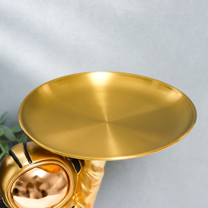 Сувенир полистоун подставка "Космонавт в золотом" 28х20х17 см 9036259