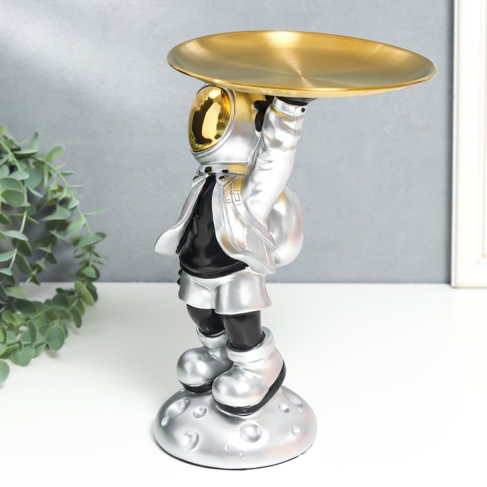 Сувенир полистоун подставка "Космонавт в серебристом" 28х20х17 см 9036260