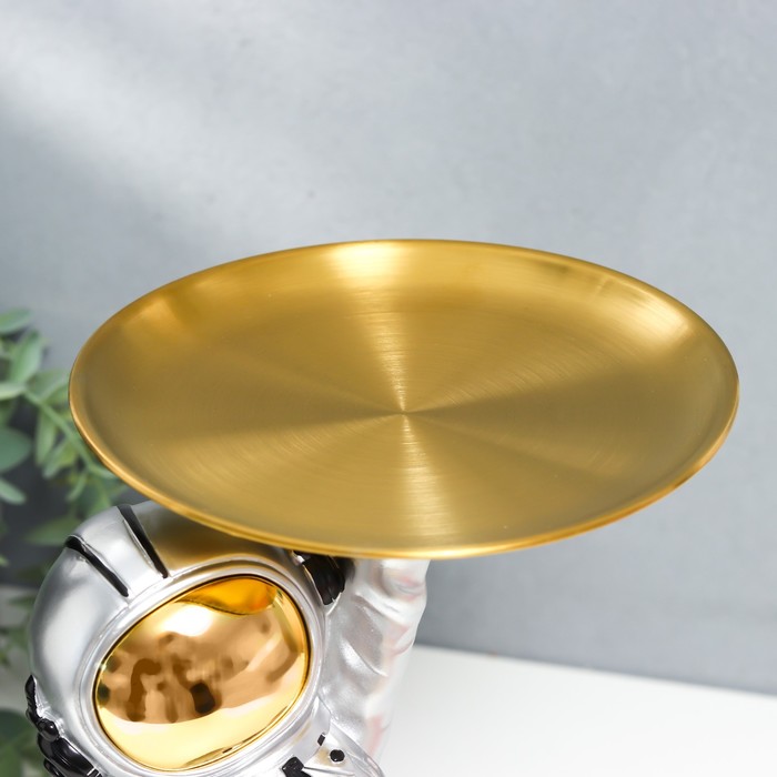 Сувенир полистоун подставка "Космонавт в серебристом" 28х20х17 см 9036260