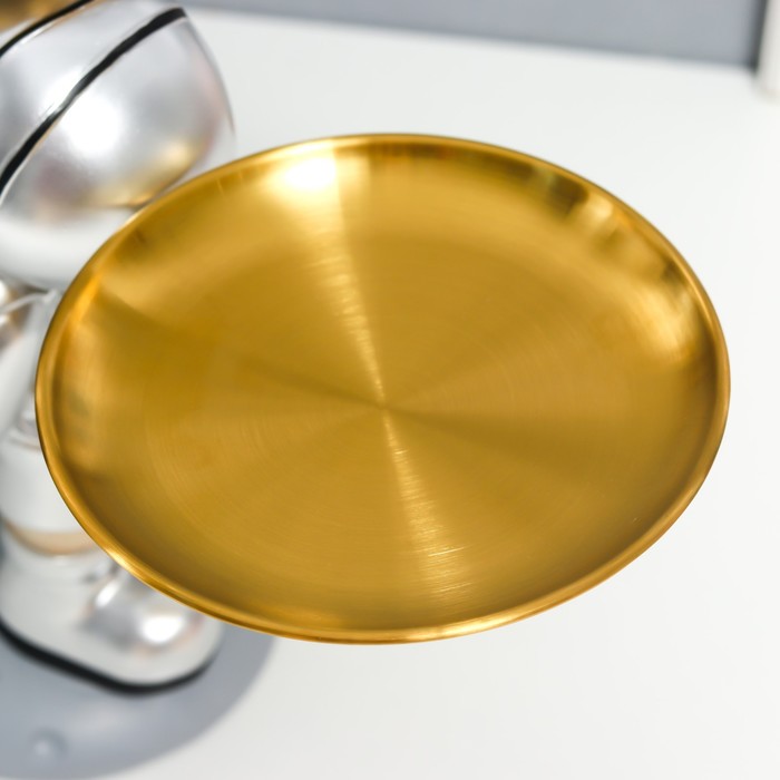 Сувенир полистоун подставка "Космонавт в серебристом с двумя блюдами" 14х26,5х32 см 9036261