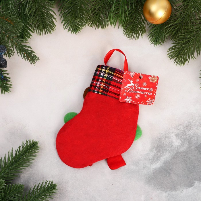 фото Носок для подарков "лосяш в варежках" 11х15 см, красно-зелёный зимнее волшебство