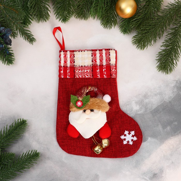 Носок для подарков Дед Мороз с колокольчиками 15х20 см, красный носок для подарков снегопад 18 26 см дед мороз 3544088