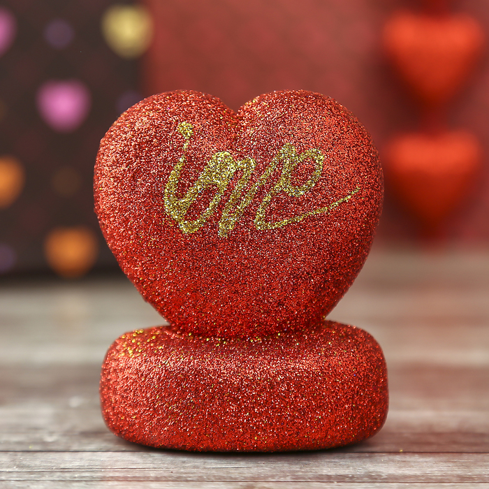 Сердце на подставке c блёстками "Love"
