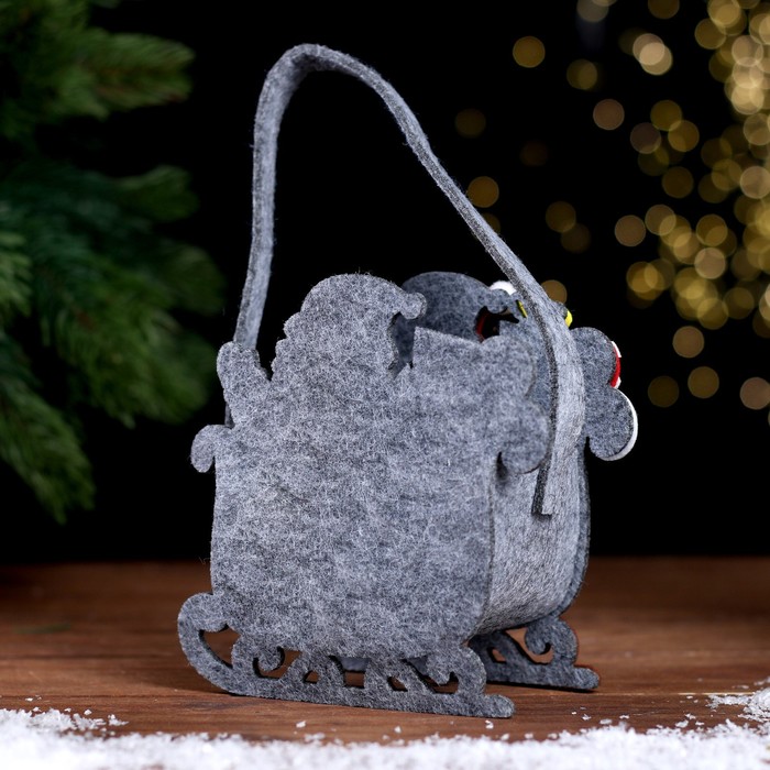 Новогодняя корзинка для декора «Дед Мороз и сани» 13 × 7 × 19 см