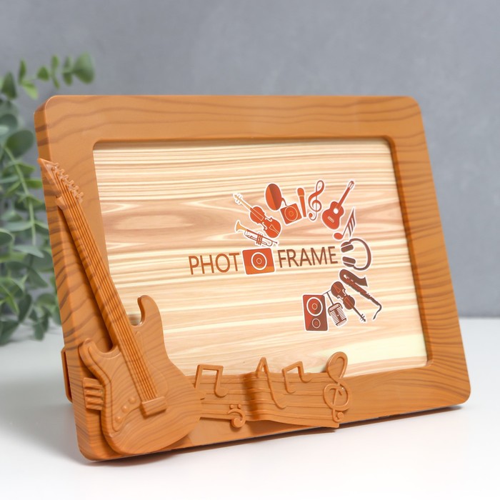 

Фоторамка пластик под дерево 12х17 см "Гитара" 17,7х21 см