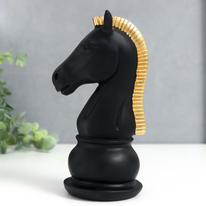 Сувенир полистоун Шахматная фигура. Конь чёрный с золотой гривой 19,5х10х8 см