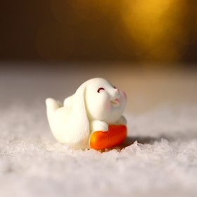 Миниатюра кукольная 'Милый зайчик с морковкой', размер 3,4*3*2,5 см Ош