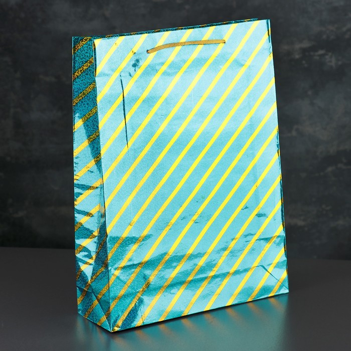 Пакет голографический "Жёлтая полоска", 26 х 34 х 8 см