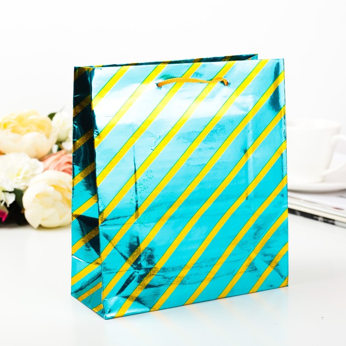 Пакет голографический "Жёлтая полоска", 18 х 21,5 х 7 см