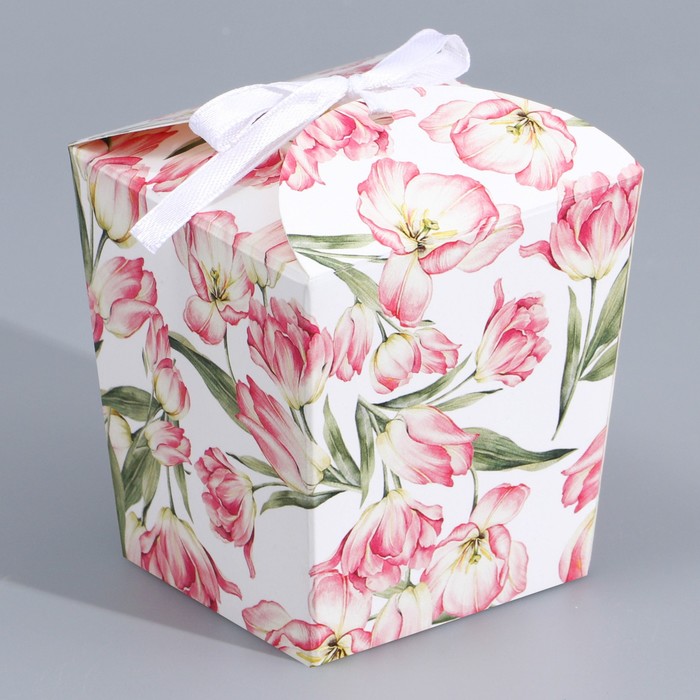 Коробка бонбоньерка, упаковка подарочная, «Цветы», 7.5 х 8 х 7.5 см