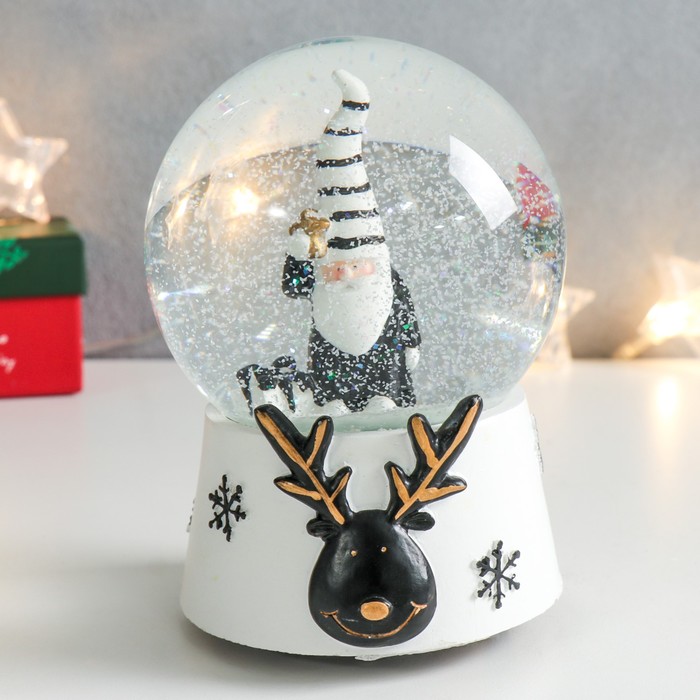 Сувенир полистоун водяной шар музыка "Дед Мороз в полосатом колпаке" 11,5х11,5х14 см