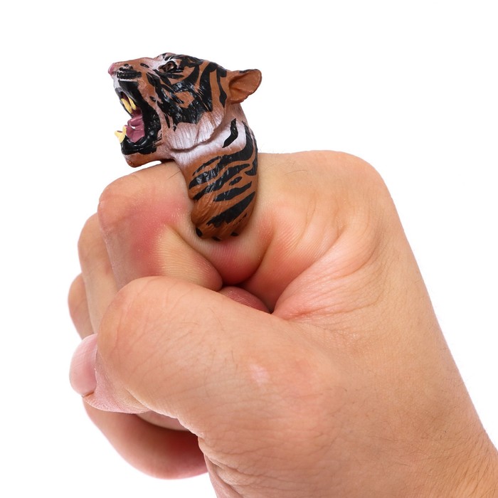фото Игровое кольцо «мир животных» 3,5 × 4,5 × 2,5см, 12 видов, микс